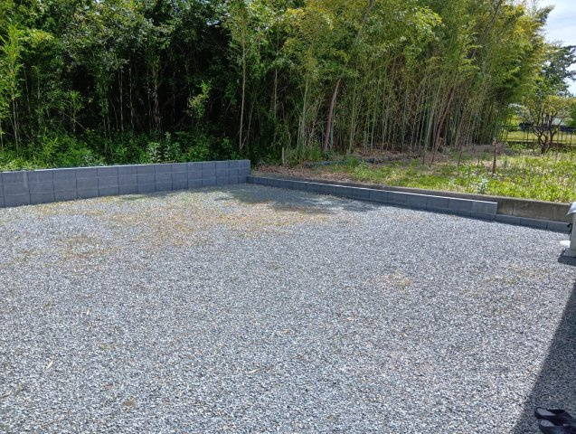 売中古戸建　富士市中丸の庭|お庭の先には松林があります。プライバシーを確保出来ますね。