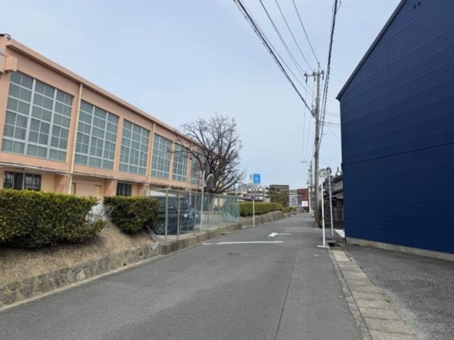 半田市白山町2丁目　売り土地の周辺