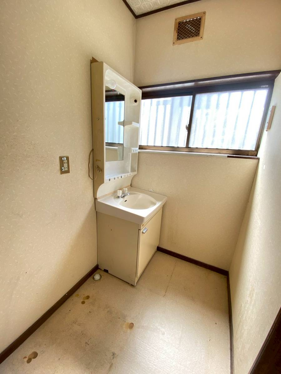 和歌山市善明寺　中古戸建の独立洗面台