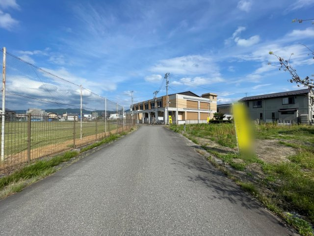 【建築条件付き売地】会津美里町字本郷道上の前面道路含む現地写真