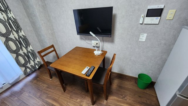 プリンセスコートお花茶屋の設備|TV・テーブル・チェア