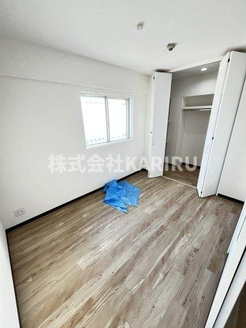 深江橋内外ハイツの洋室