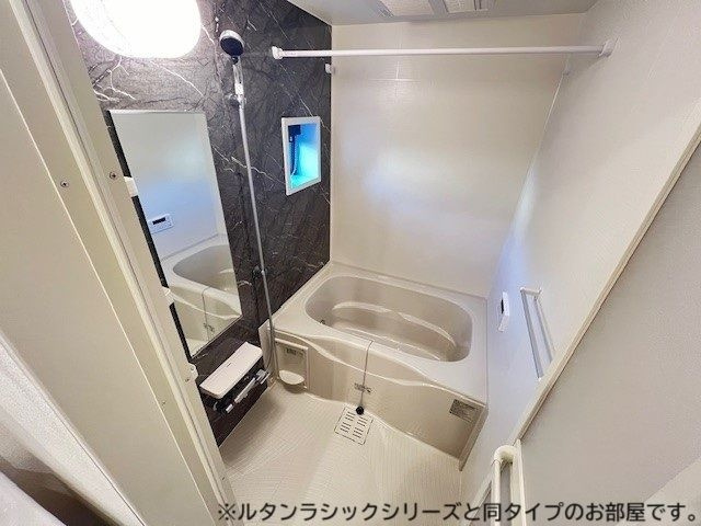 フローラ１６の浴室