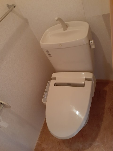 ジェルメ千本杉Ⅱのトイレ|ゆったりとした空間のトイレです