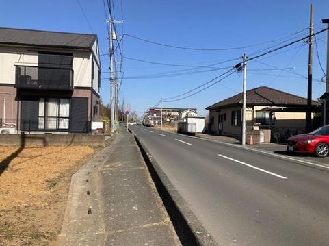【土地】川越市天沼新田売地Ｃの前面道路含む現地写真