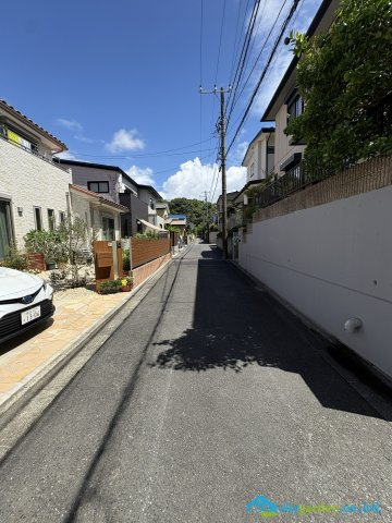 逗子市池子2丁目　新築戸建　全２棟2号棟の前面道路含む現地写真|前面道路含む現地写真です