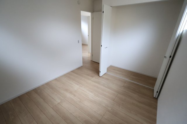 《仲介手数料無料》越谷市大沢1587-12新築一戸建てケイアイグレイスの洋室|2階 5.2帖