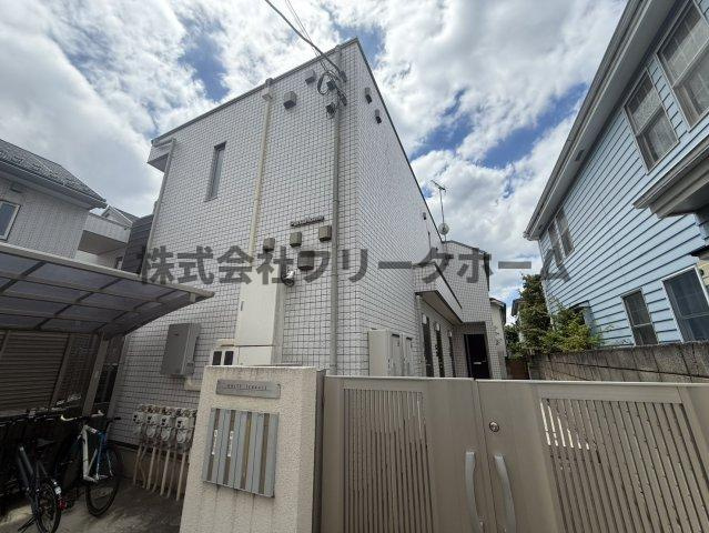 三鷹市井の頭３丁目のアパート