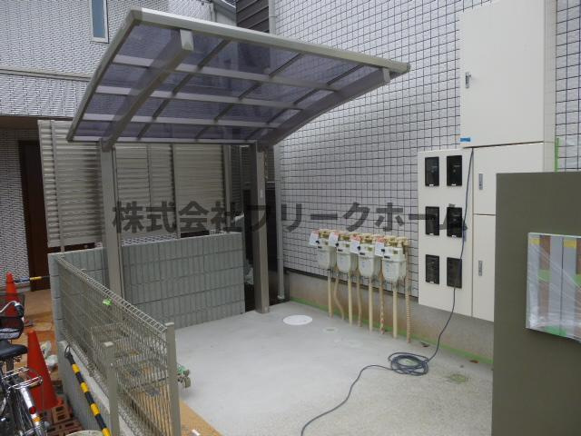 三鷹市井の頭３丁目のアパートの駐車場