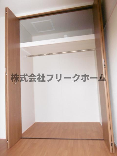 三鷹市井の頭３丁目のアパートの収納