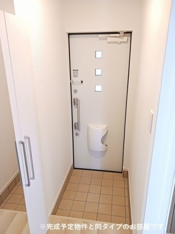 ミモザＢ　　 刈谷市近郊の賃貸はクラスホーム刈谷店の玄関|ゆったりとした玄関です