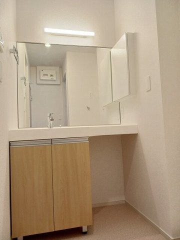 ミモザＢ　　 刈谷市近郊の賃貸はクラスホーム刈谷店の洗面所|明るい洗面所です