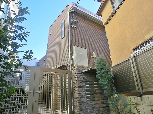 トレジャー北小岩の外観|閑静な住宅地にあるオートロックアパート！