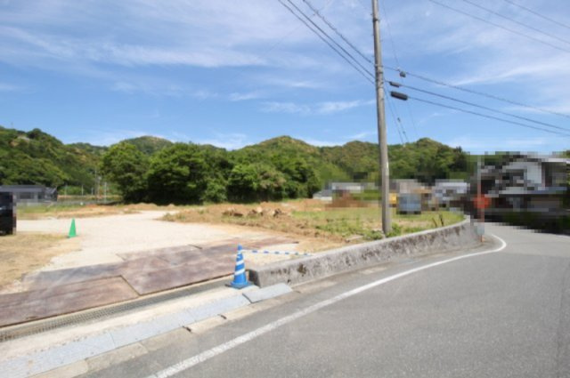 いの町枝川　建築条件なし　9号地　売土地（全17区画）の前面道路含む現地写真|東側　間口　12.0ｍ　