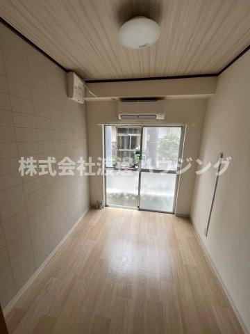 クロスハウス大東北条2の居間・リビング