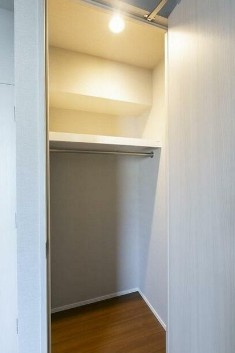 【収納】 | LIBR　GRANT西新宿WEST | クローゼット完備。