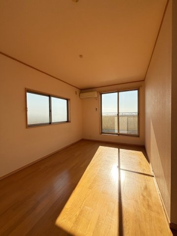弥富市森津町蟹江走戸建の洋室|洋室約9.0帖