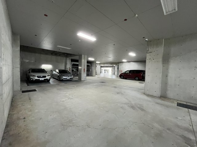 ジークレフ六甲の丘D棟の駐車場
