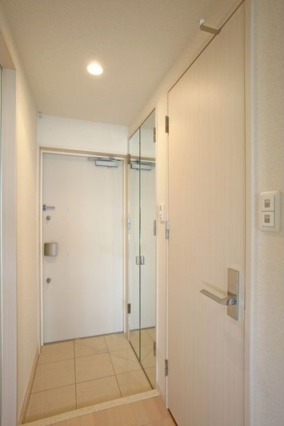 エステムプラザ福岡県庁前ネオシスの玄関