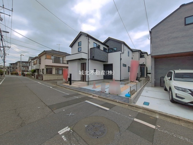 練馬区石神井台3丁目 全2棟 2号棟の前面道路含む現地写真|前面道路西側約6.0ｍ公道に面する全2棟