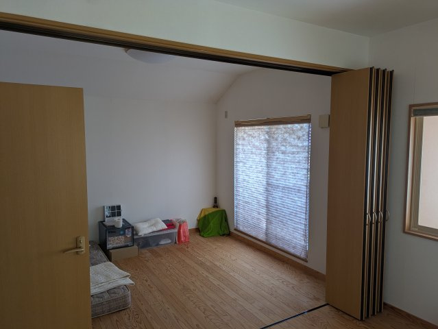 奥州市江刺中古住宅の洋室