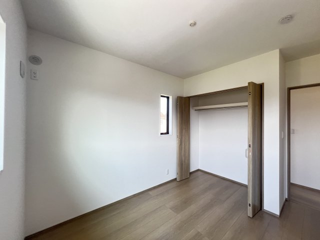 桜井市西之宮の洋室|洋室5.2帖　クローゼット付き