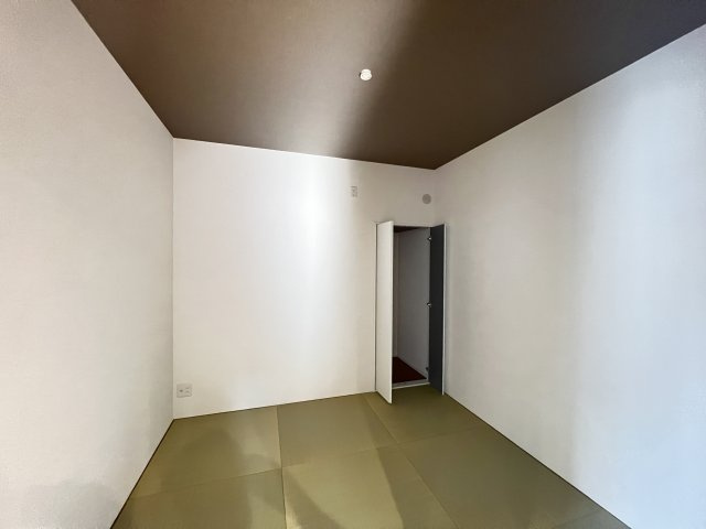 桜井市西之宮の和室|洋風和室4.5帖　収納付き