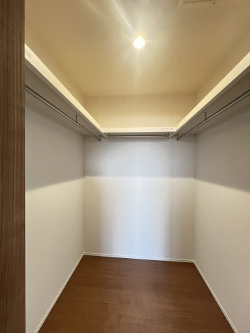 桜井市西之宮の収納|寝室のウォークインクローゼット