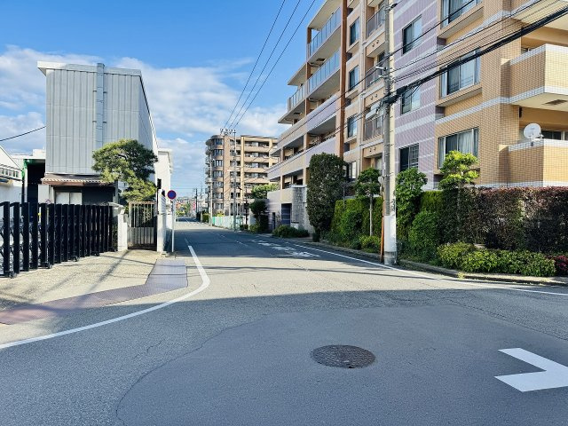 ライオンズグローベルめじろ台の周辺|～落ち着きのある住環境～