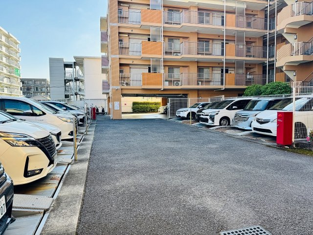 ライオンズグローベルめじろ台の駐車場|～駐車場空き要事前確認～