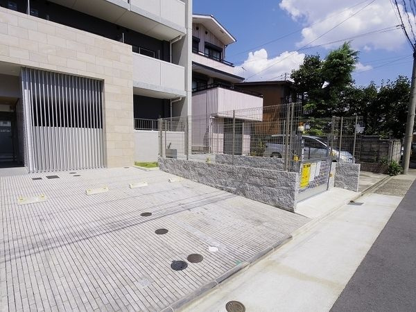 サンステージ金山の駐車場|駐車場があるので、車を買う予定の方も安心です