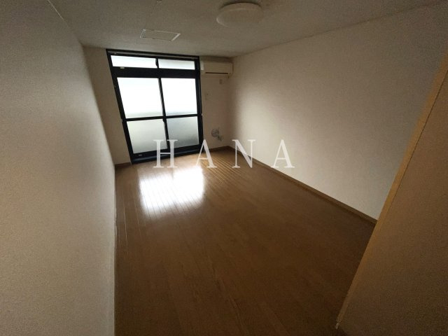 レオパレスメイプルハイム高野台１号館の居間・リビング