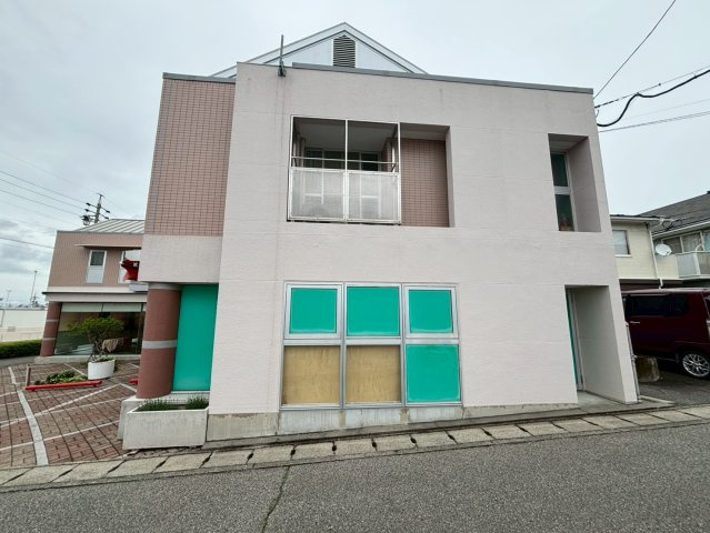 長野県松本市　店舗付アパートの外観