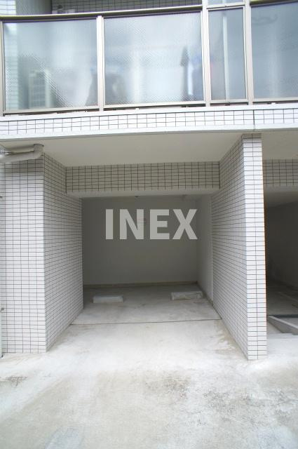 横浜市南区中村町１丁目の賃貸マンションの駐車場