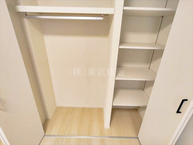 【収納】 | シンメイ志木マンション | 北東側4.8帖洋室の収納です