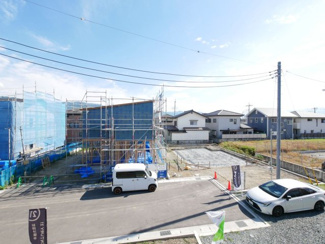 【展望】 | 笛吹市石和町河内 新築戸建全2棟 2号棟 南道路・車並列3台 | バルコニーより南側を望む