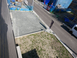 【展望】 | 笛吹市石和町河内 新築戸建全2棟 2号棟 南道路・車並列3台 | バルコニーよりお庭を望む