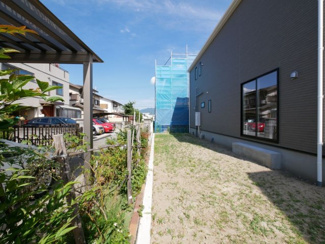 【周辺】 | 笛吹市石和町河内 新築戸建全2棟 2号棟 南道路・車並列3台 | 敷地北側境界