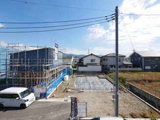 【展望】 | 笛吹市石和町河内 新築戸建 全2棟 1号棟 車3台 南道路 | バルコニーより南側を望む