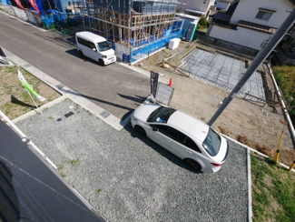 【展望】 | 笛吹市石和町河内 新築戸建 全2棟 1号棟 車3台 南道路 | バルコニーより駐車場を望む