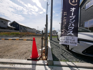 【周辺】 | 笛吹市石和町河内 新築戸建 全2棟 1号棟 車3台 南道路 | 敷地南側境界