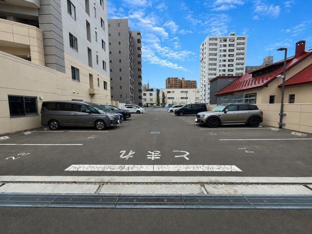 グランファーレ円山北レジェンドスクエアの駐車場