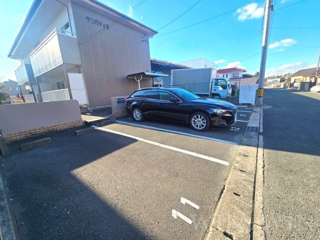 サンパティオの駐車場