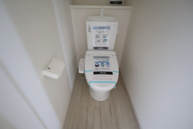 《仲介手数料無料》越谷市大字大竹82-4新築一戸建てZut PLUS+のトイレ|1階