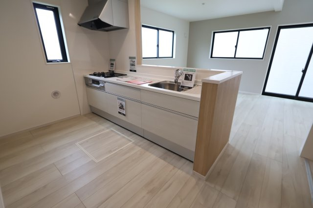 《仲介手数料無料》越谷市大字大竹82-4新築一戸建てZut PLUS+のキッチン