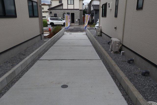 《仲介手数料無料》越谷市大字大竹82-4新築一戸建てZut PLUS+の駐車場