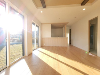 【居間・リビング】 | 南アルプス市山寺 オール電化新築全3棟 3号棟 長期優良住宅 | 別現場の同仕様建物写真