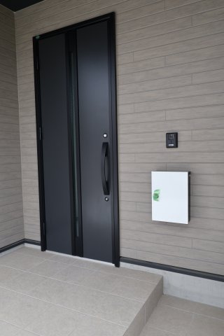 《仲介手数料無料》越谷市大字大竹82-4新築一戸建てZut PLUS+の玄関