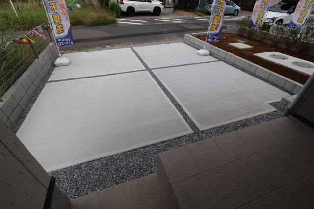 《仲介手数料無料》越谷市大字大竹82-4新築一戸建てZut PLUS+の駐車場