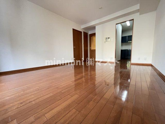 リーガルタワー福島の居間・リビング|別部屋参考写真です。